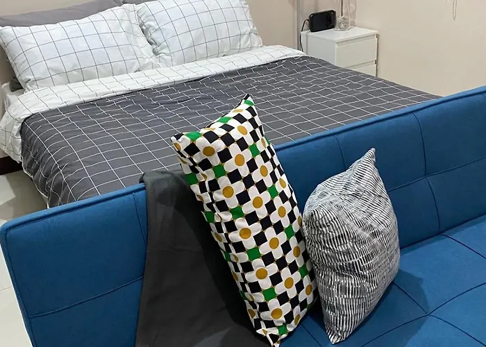 Apartment Flat At 101 Newport Boulevard *