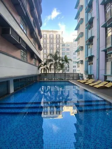 Apartment Flat At 101 Newport Boulevard Manila