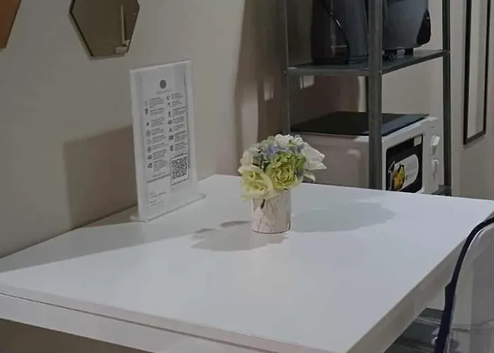 Flat At 101 Newport Boulevard Apartment *